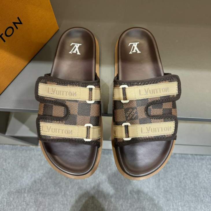 Picture of Louis Vuitton Slippers _SKULVsz38-45jyh0347865